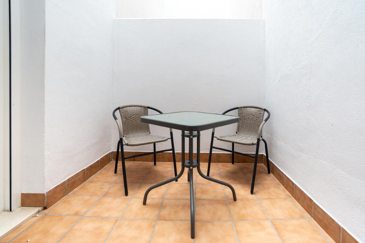 Dobo Malaga Puerto Apartment Bagian luar foto
